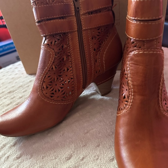 Pikolinos Brandy Leather Ankle Boots - Picture 6 of 7